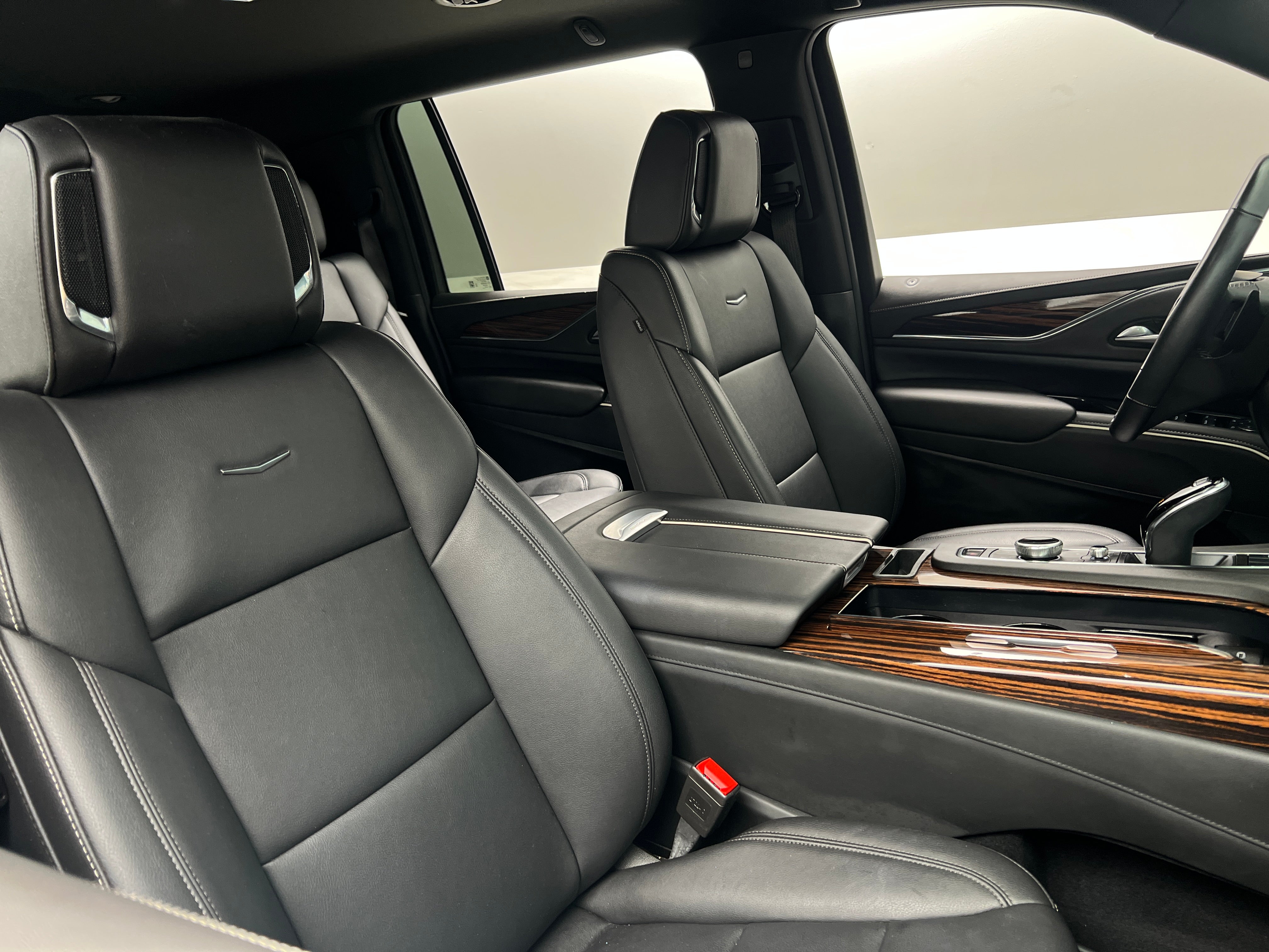 cadillac escalade esv 2024 1GYS3JKL0RR335825 image cadillac escalade esv 2024 1GYS3JKL0RR335825 image